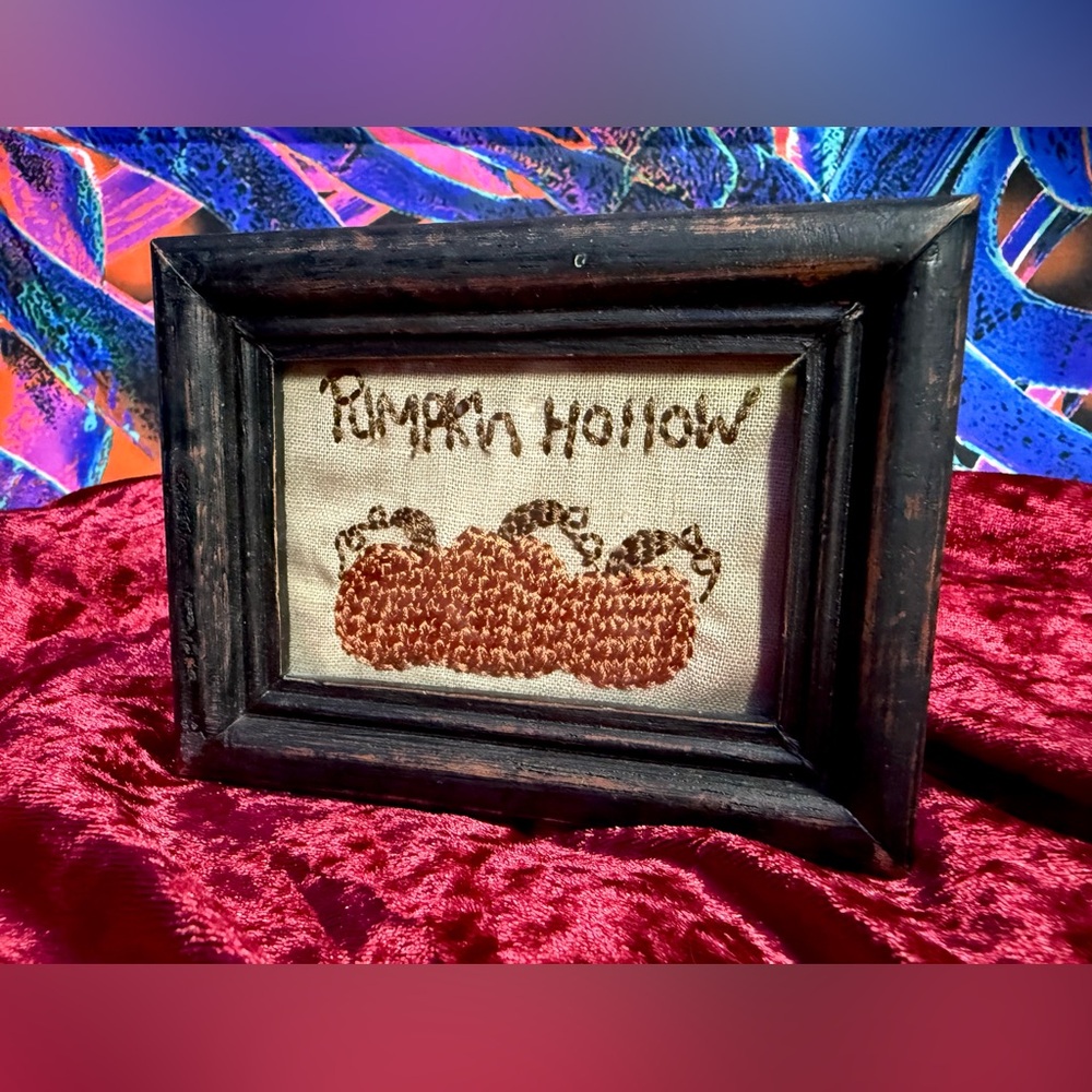 Vintage Halloween Framed Cross Stitch Embroidery Pumpkin Hollow🎃🍂🍁 - Picture 2 of 10